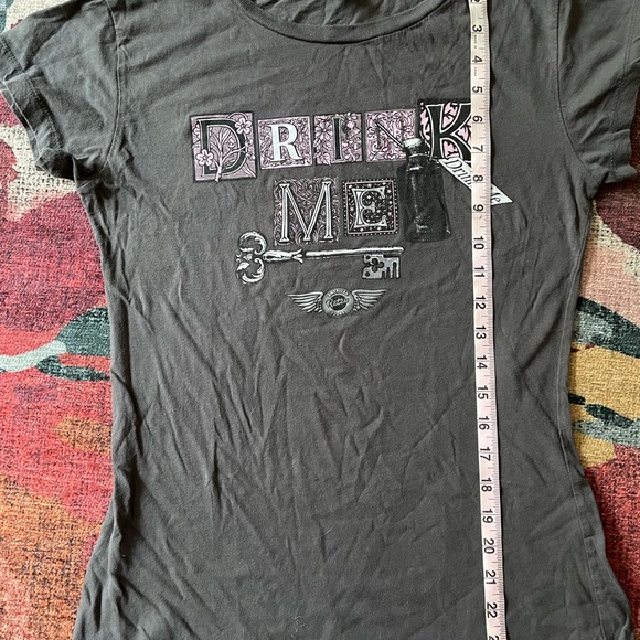 Grey "Drink Me" Short Sleeve Tee L - Picture 6 of 8
